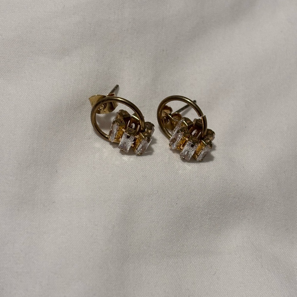 Elegant Gold Hoop Earrings